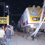 मथुरा में प्लेटफार्म पर चढ़ी तेज स्पीड ट्रेन, बैग छोड़कर यात्रियों ने भागकर बचाई जान