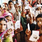 चुनावी चहल पहल: चुनाव आयोग की हर मतदाता तक पहुंचने की कठीन कवायत